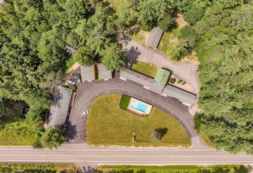 침실 2개 아파트, The Inn & More