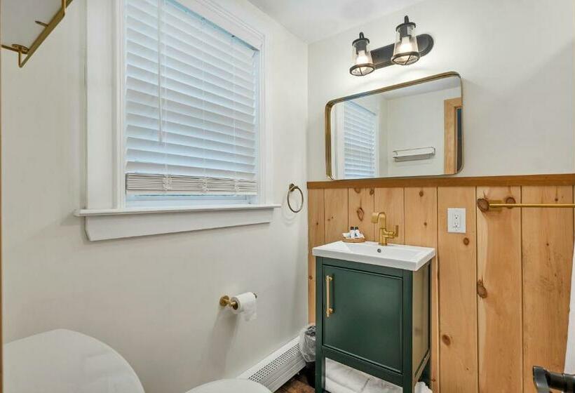 수피리어 룸, The Inn & More