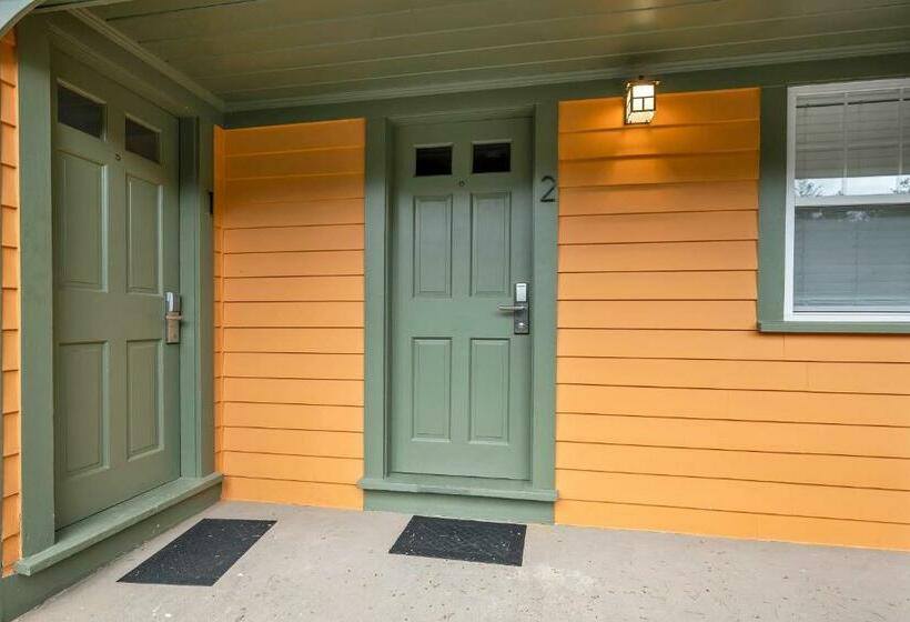 수피리어 룸, The Inn & More