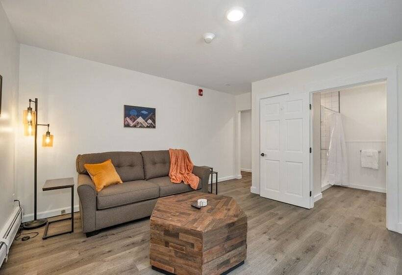 패밀리 스튜디오, The Inn & More