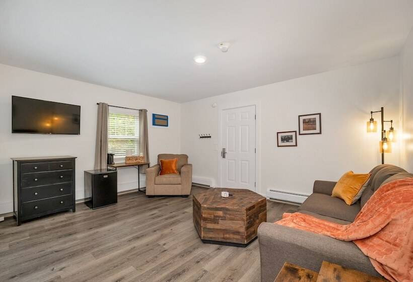 패밀리 스튜디오, The Inn & More