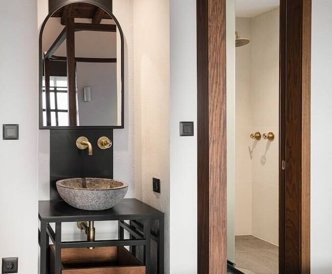 2 Bedrooms Suite Sea View, Unedo All Seasons