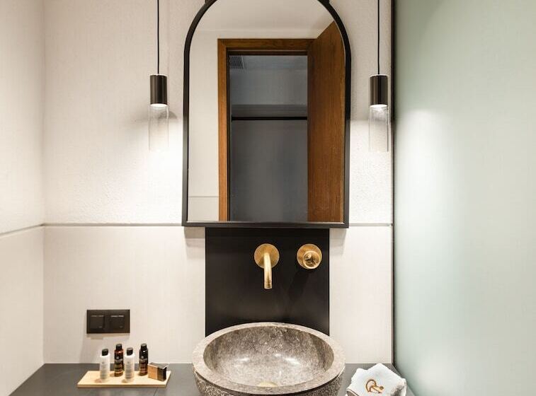 Люкс Вид на Море, Unedo All Seasons