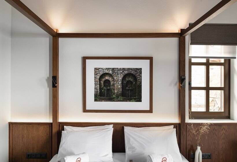 2 Bedrooms Suite Sea View, Unedo All Seasons