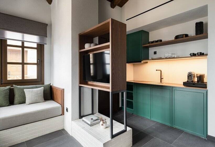 2 Bedrooms Suite Sea View, Unedo All Seasons