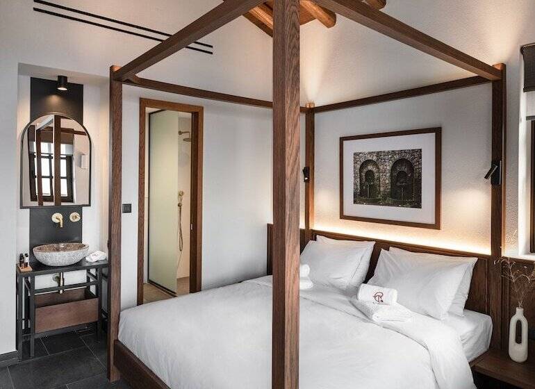 2 Bedrooms Suite Sea View, Unedo All Seasons