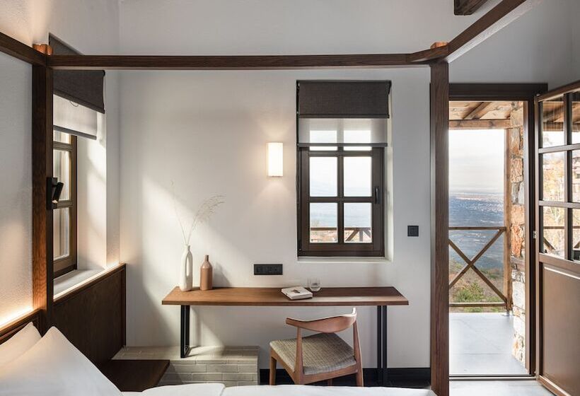 2 Bedrooms Suite Sea View, Unedo All Seasons