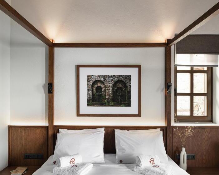 2 Bedrooms Suite Sea View, Unedo All Seasons