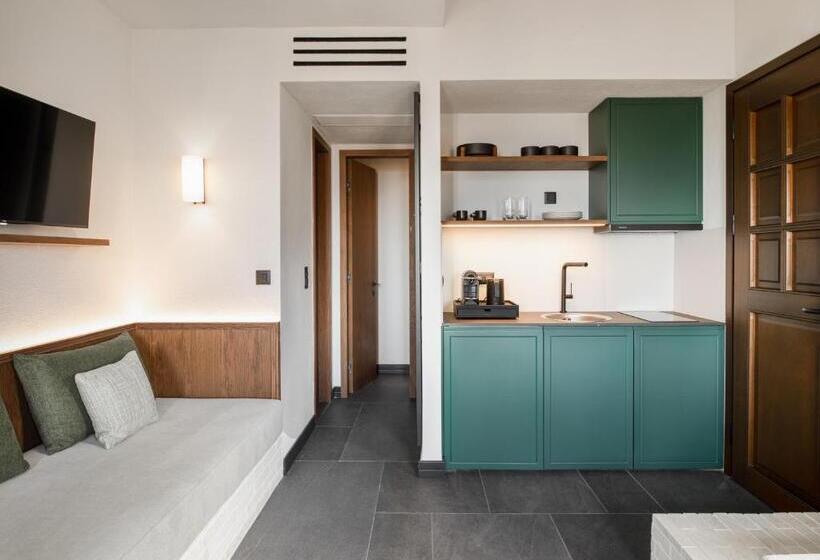 Люкс Вид на Море, Unedo All Seasons