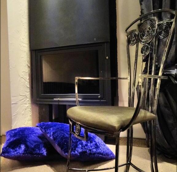 Camera Standard Letto King, Prytaneio Design