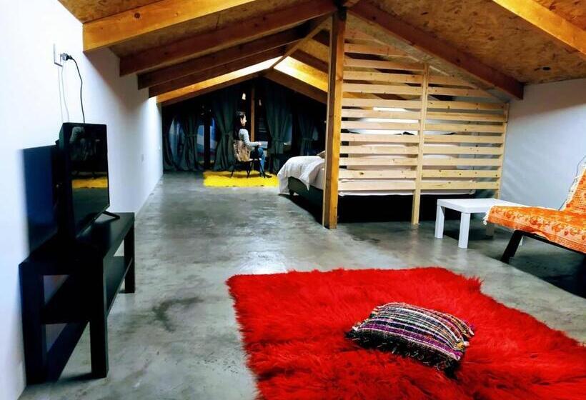 Camera Attico, Prytaneio Design