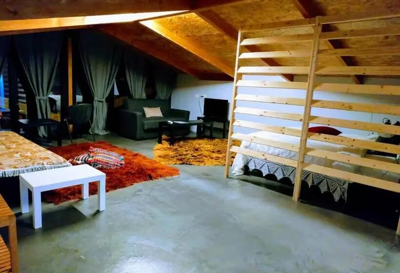 Chambre en Attique, Prytaneio Design