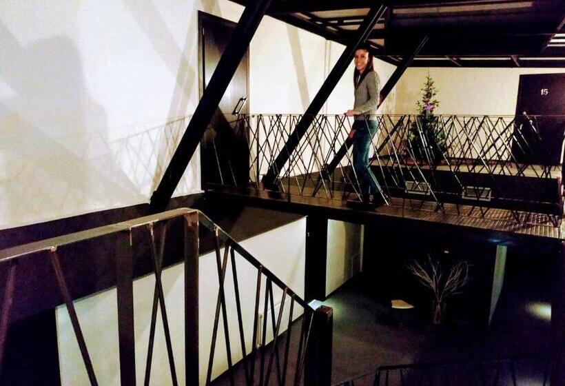 Camera Attico, Prytaneio Design