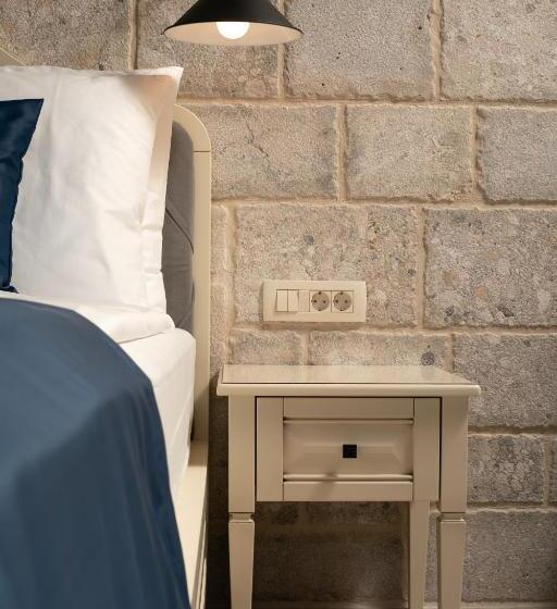 חדר דלוקס עם מרפסת נוף לים, Heritage Hotel Liberan