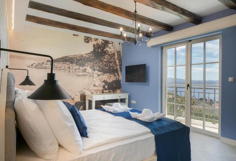 חדר סטנדרט נוף לים עם מרפסת, Heritage Hotel Liberan