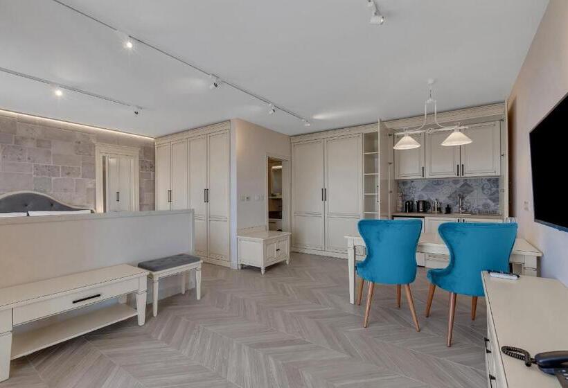 جناح ديلوكس مطل على البحر, Heritage Hotel Liberan