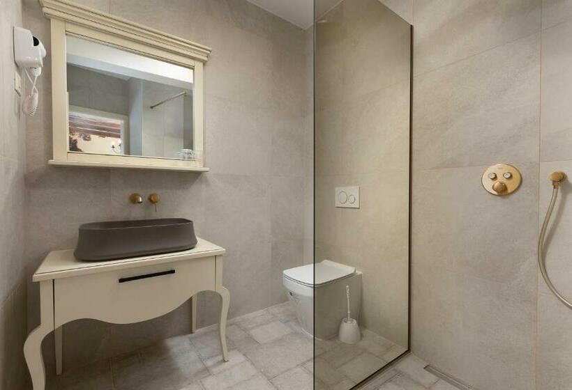 غرفة ديلوكس ذات إطلالة جانبية على البحر, Heritage Hotel Liberan