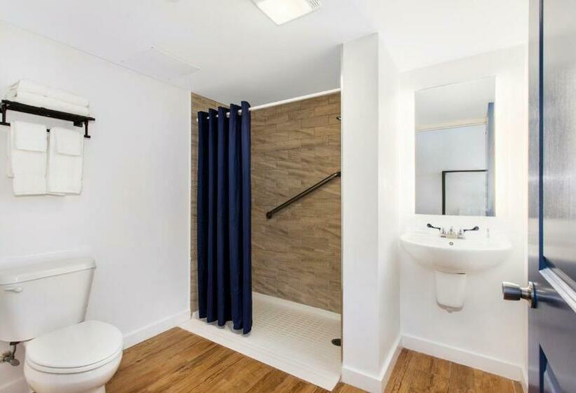 디럭스 룸, Grove