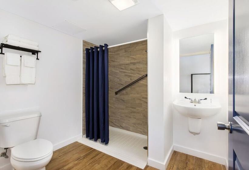 디럭스 룸, Grove