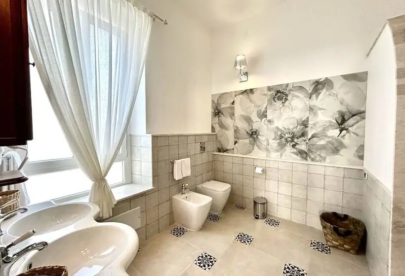 Sviitti Puutarhanäkymä, Villa Cavalieri Country