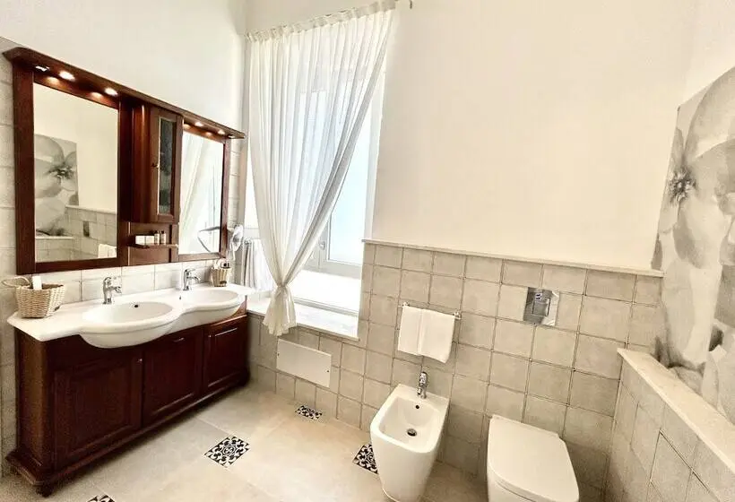 Sviitti Puutarhanäkymä, Villa Cavalieri Country