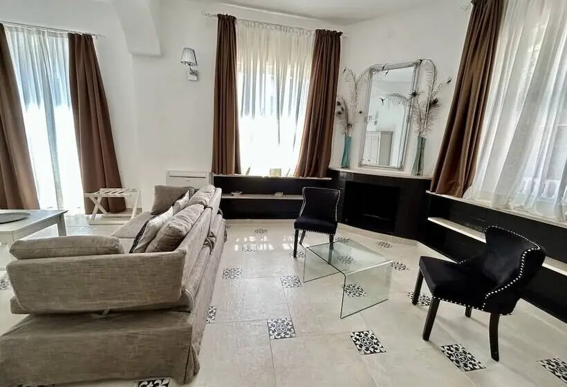 Sviitti Puutarhanäkymä, Villa Cavalieri Country