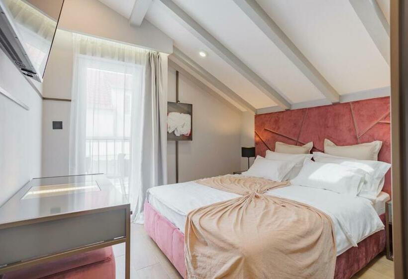 Quarto Deluxe com Balcão, Heritage Rooms Split Olympic Dream