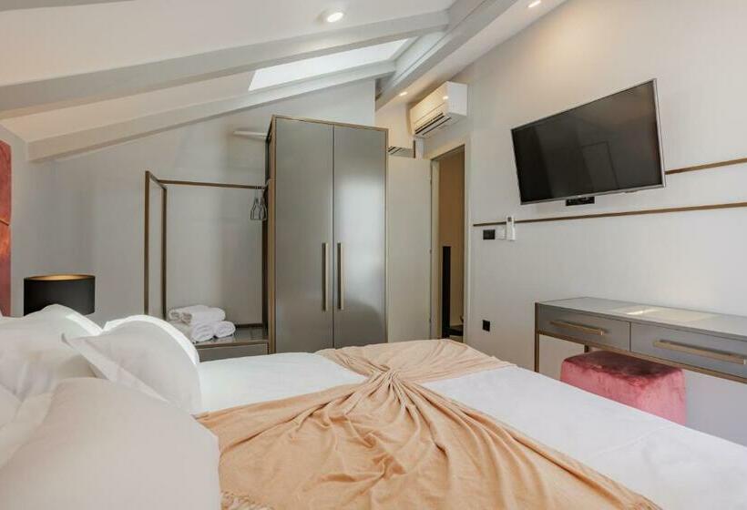 Quarto Deluxe com Sacada, Heritage Rooms Split Olympic Dream