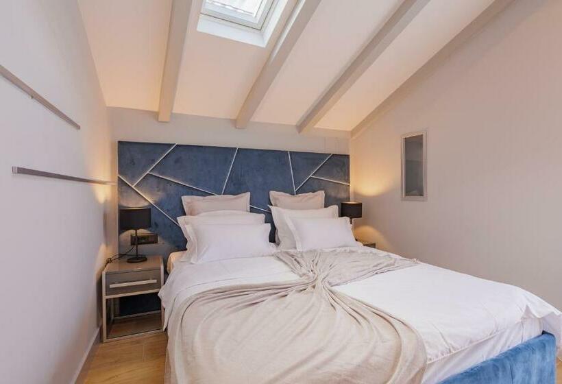 Quarto Deluxe com Balcão, Heritage Rooms Split Olympic Dream