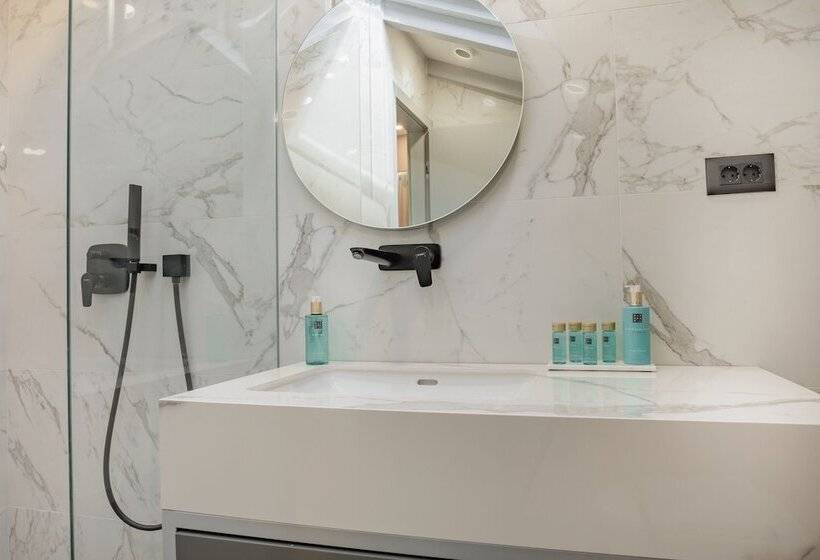 Quarto Deluxe, Heritage Rooms Split Olympic Dream