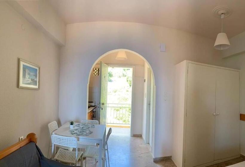 اتاق استاندارد با بالکن و چشمانداز دریا, Fedra Apartments