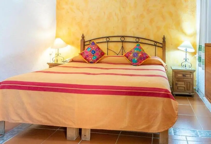 Deluxe Kolmen Hengen Huone, Posada Del Centro