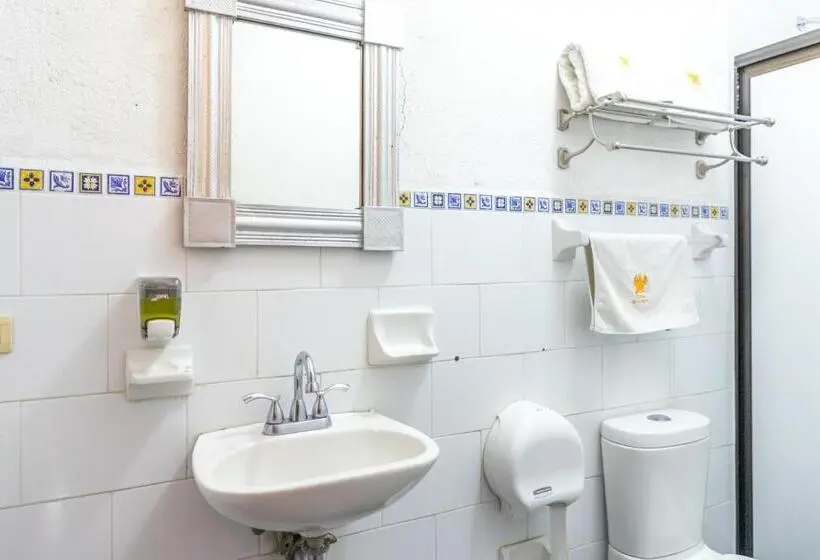 Deluxe Kolmen Hengen Huone, Posada Del Centro