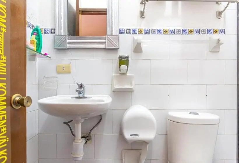 Deluxe Neljän Hengen Huone, Posada Del Centro