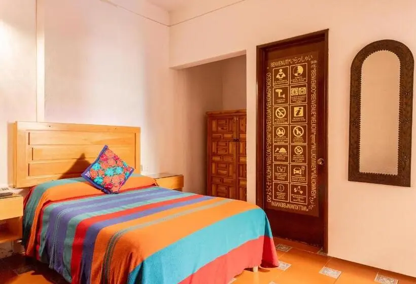 Deluxe Neljän Hengen Huone, Posada Del Centro