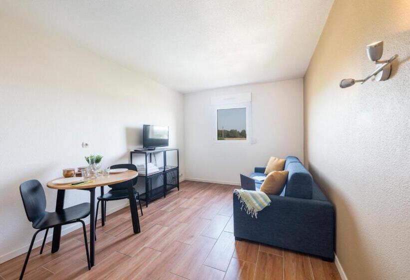 스탠다드 스튜디오, Garden & City Aix En Provence  Puyricard