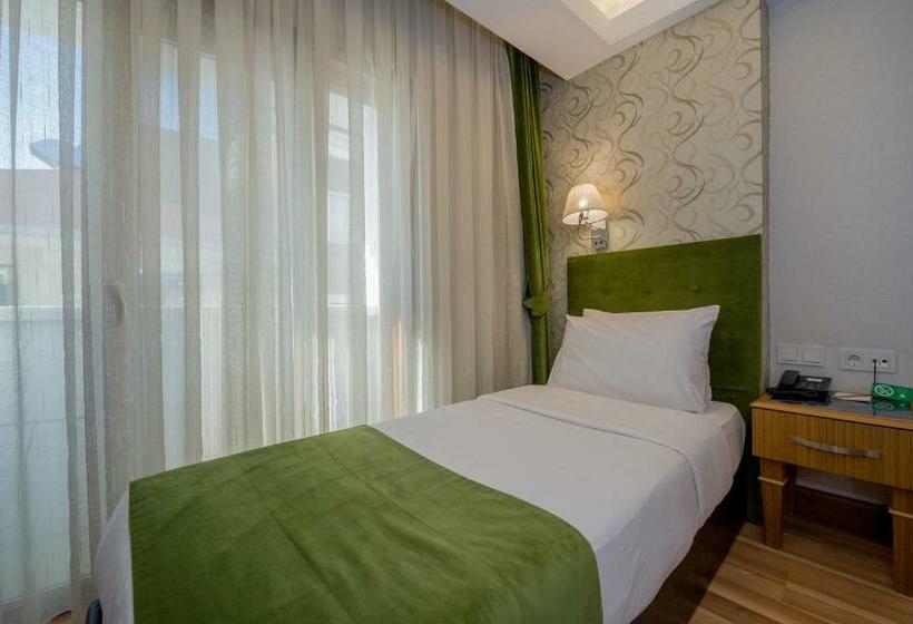 اتاق اکونومی یک تخته, Bizim