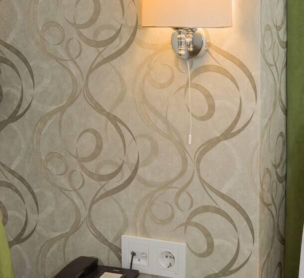 اتاق اکونومی یک تخته, Bizim