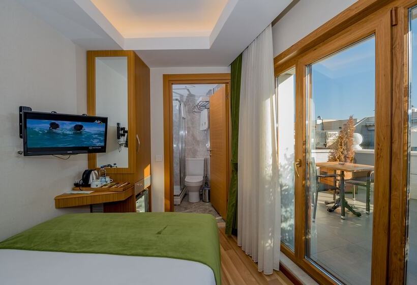 اتاق اکونومی یک تخته, Bizim