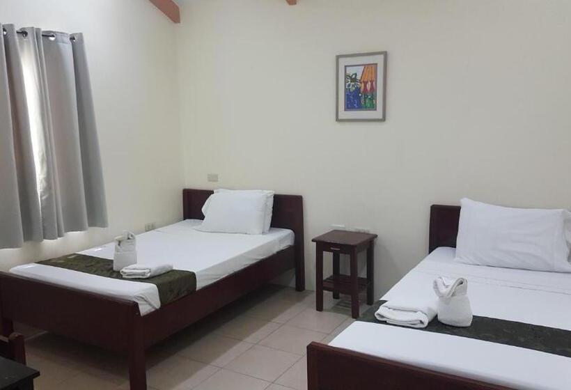 ویلای لوکس 1 خوابه, Blue Lagoon Inn & Suites