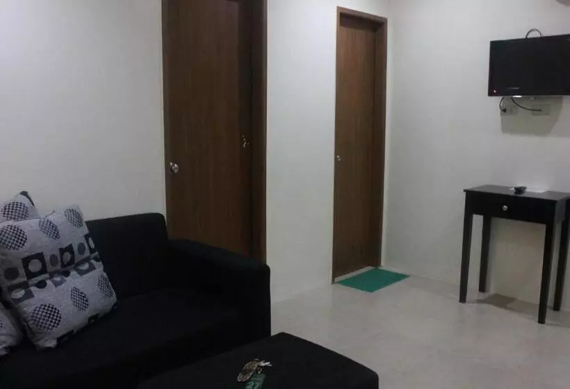 سوییت سوپریور, Blue Lagoon Inn & Suites