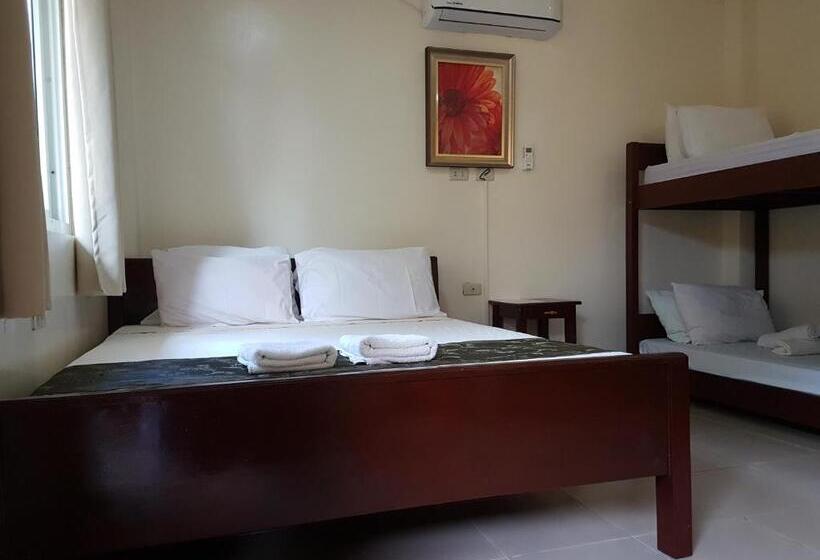 اتاق خانوادگی, Blue Lagoon Inn & Suites