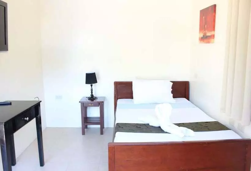 ویلای لوکس 1 خوابه, Blue Lagoon Inn & Suites