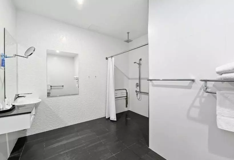 سوئیت برای معلولان, Ch Boutique Hotel & Apartments, Ascend Hotel Collection