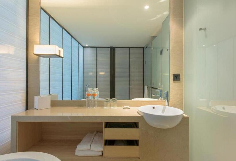 اتاق استاندارد چهار تخته, Cozzi Ximen Tainan