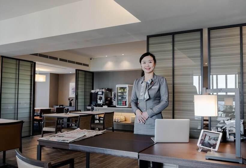 اتاق استاندارد چهار تخته, Cozzi Ximen Tainan