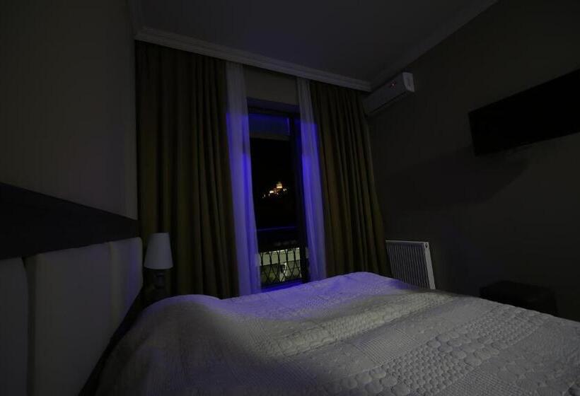 اتاق استاندارد با بالکن, Discovery