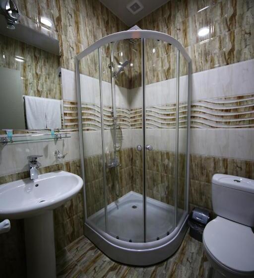 اتاق استاندارد سه نفره, Discovery