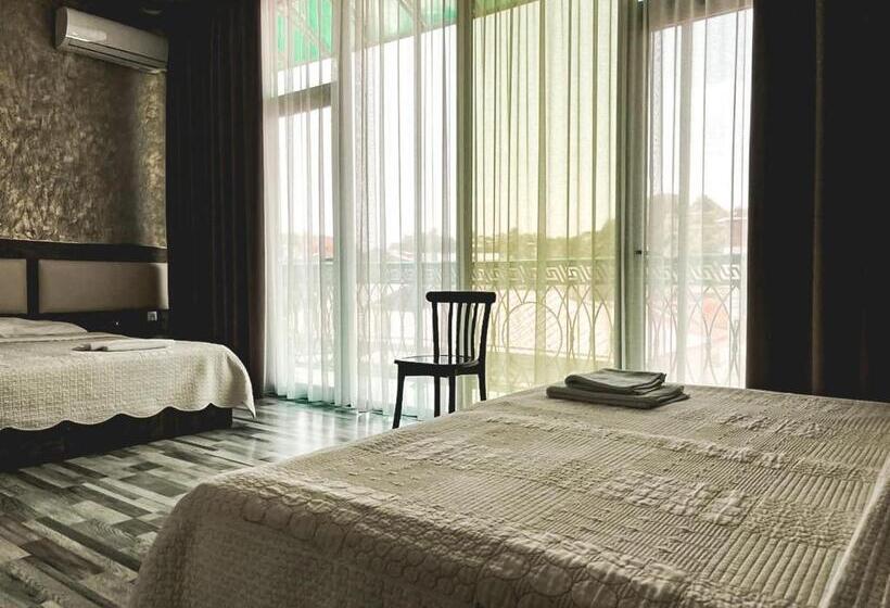 اتاق استاندارد چهارنفره با بالکن, Discovery