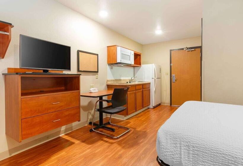 إستوديو قياسى, Extended Stay America Select Suites  Kansas City  Stadium